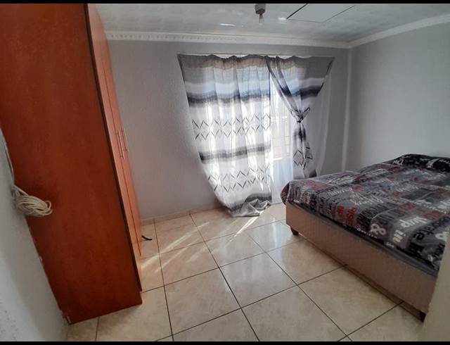 4 BEDROOM HOUSE FOR SALE IN LOTUS GARDENS